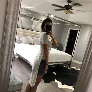 LF Emma & Sam extreme high low t shirt